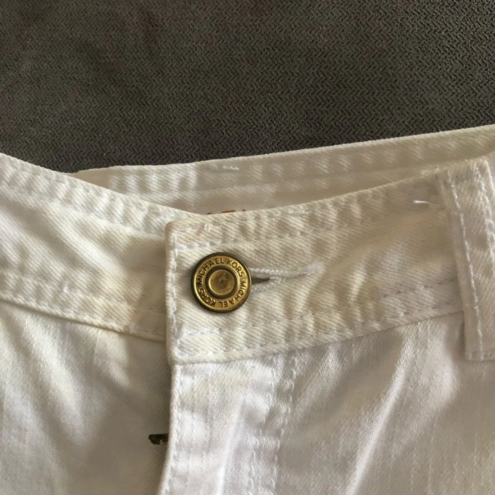 Michael Kors white skinny jeans. - Picture 5 of 12